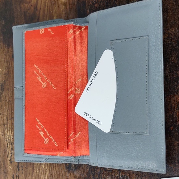 Michael Rome Designs Leather Tri-Fold Wallet - Picture 6 of 10